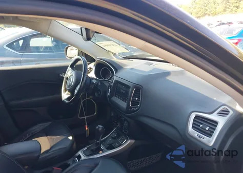 2018 Jeep Compass Latitude 4X4 из США, поврежденный, VIN 3C4NJDBB7JT230826